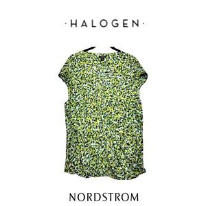 Like New Halogen cross front floral blouse sz XL